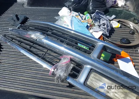 1998 Chevrolet C1500 Fleetside из США, поврежденный, VIN 2GCEC19M8W1262693